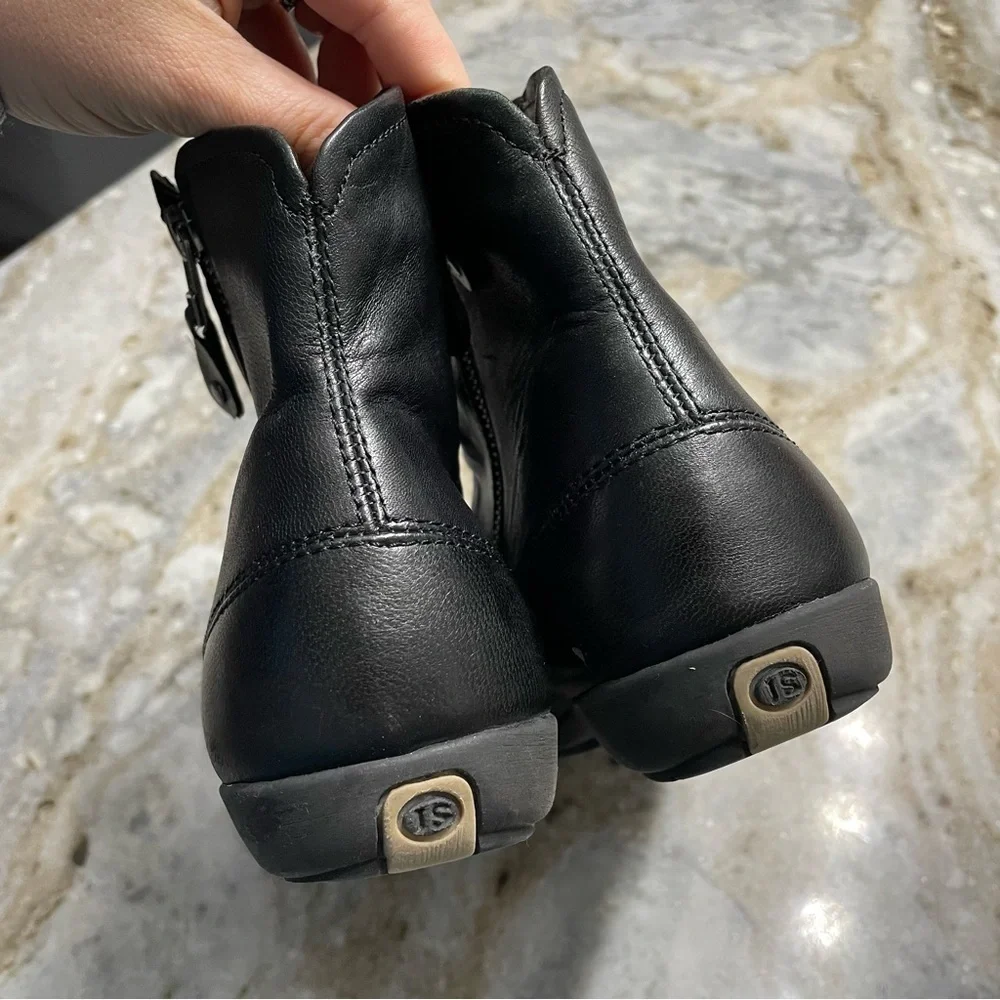 Josef Seibel Naly 24 Ankle Black Leather Bootie